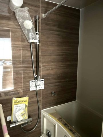 バス・シャワールーム　浴室乾燥機付きで、リラックスできる時間を過ごせます。