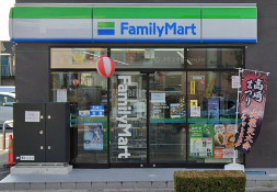 コンビニ　ファミリーマート 高崎ハリスホテルＷＥＳＴ店（コンビニ）まで436m