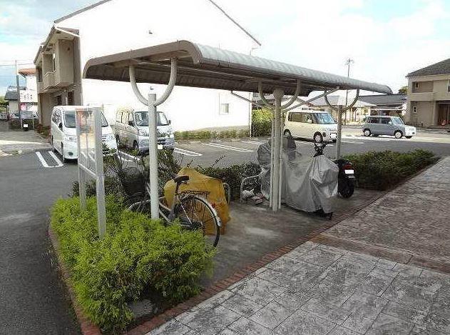 駐車場　自転車置き場