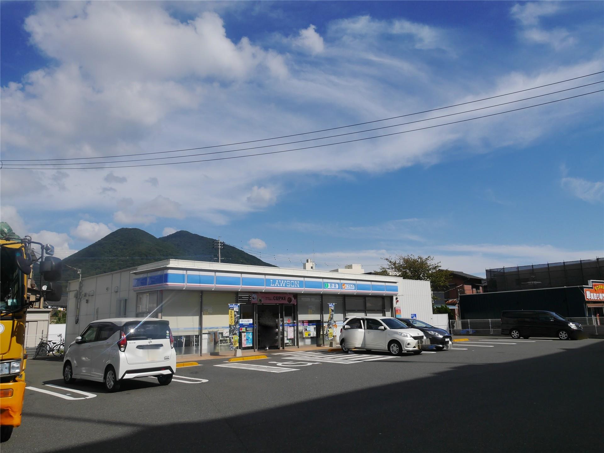 コンビニ　ローソン小倉蜷田若園店（コンビニ）まで710m