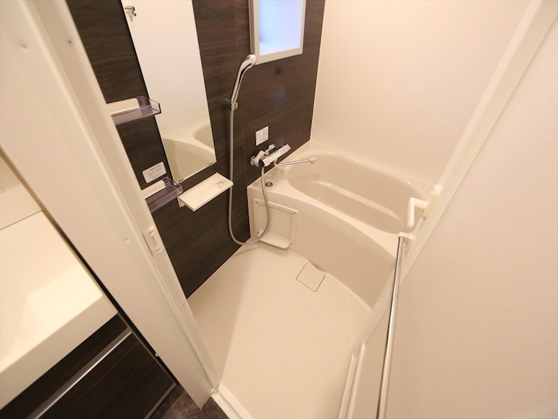 バス・シャワールーム　バスルーム　浴室暖房乾燥機付