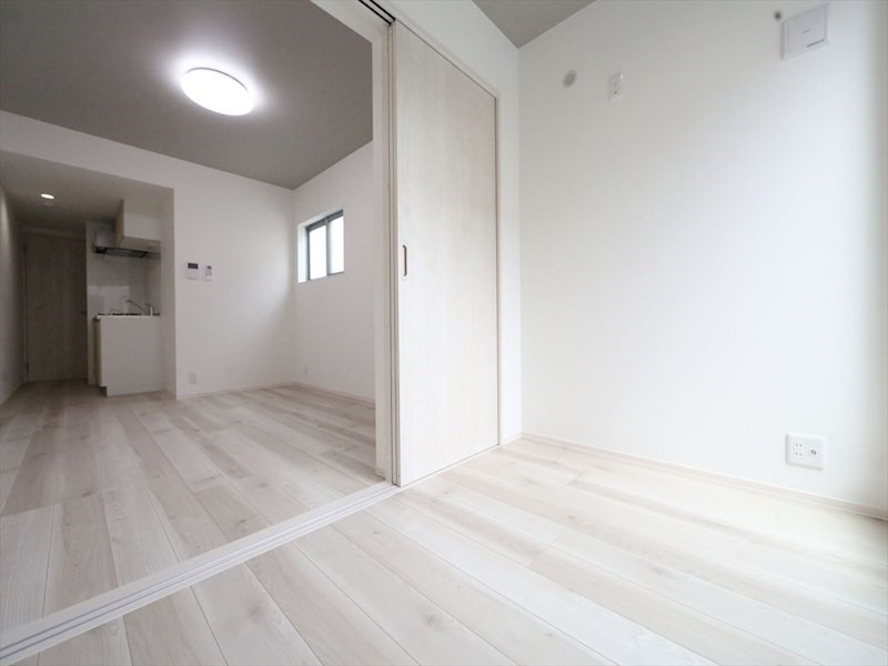 その他部屋・スペース　ＬＤＫ8帖　洋室4.3帖　つなげても使えます　同仕様写真