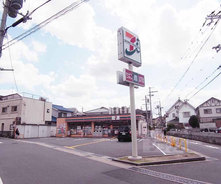 コンビニ　セブンイレブン宇治伊勢田中山店（コンビニ）まで154m