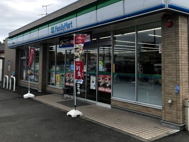 コンビニ　ファミリーマート掛川鳥居店（コンビニ）まで550m