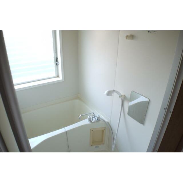 バス・シャワールーム　只今修繕中！前回募集時の写真となります。現況優先。