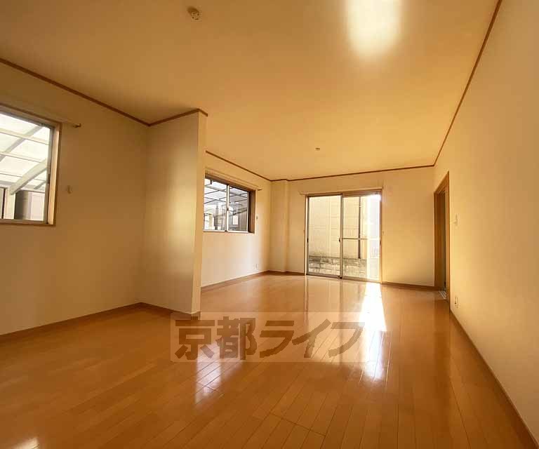 居室・リビング　地下鉄太秦天神川駅徒歩圏内、ペット可物件