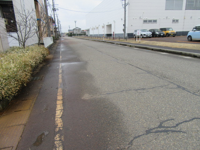 その他　前面道路（その他）まで0m