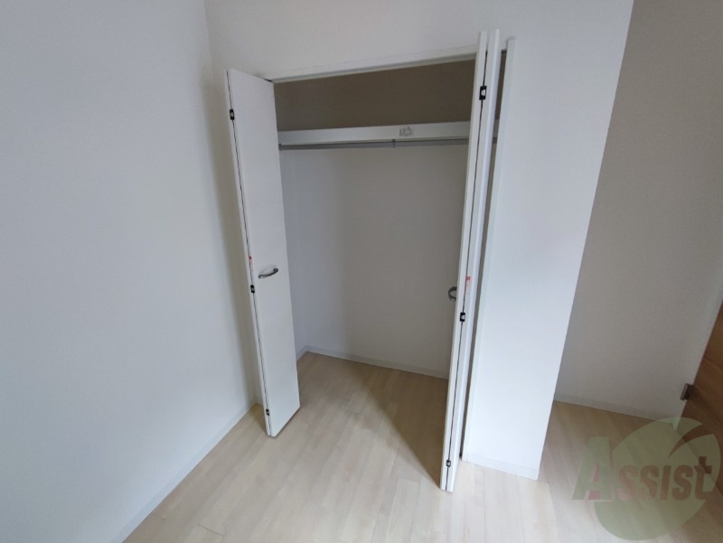 収納　寝室の収納です。部屋がすっきり片付きます。