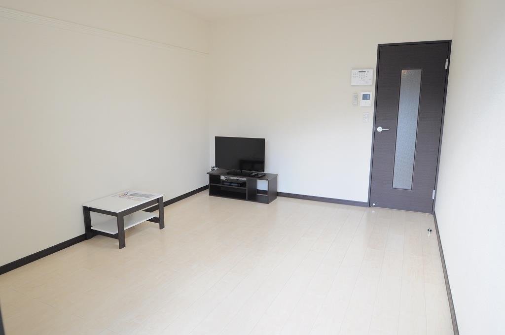 居室・リビング　1名でも2名でも入居可能です♪