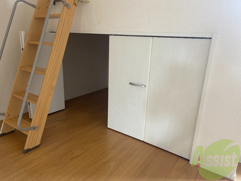 収納　ロフト下には収納があります。収納が目立たなくて良さそうですね