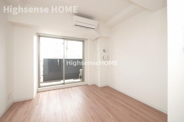 居室・リビング　こちらの居間で趣味の時間をお楽しみください