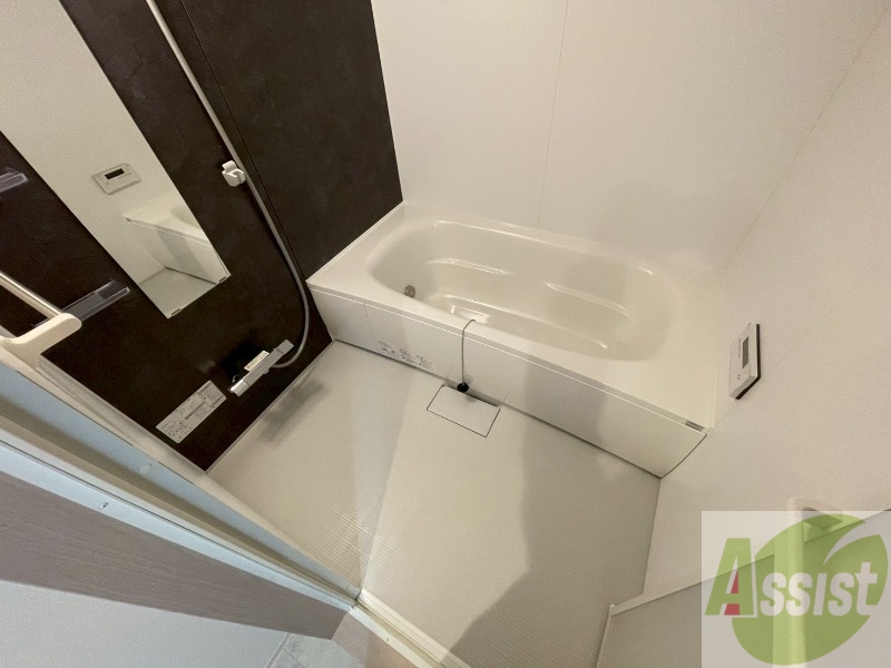 バス・シャワールーム　お風呂になります。一日の疲れを癒してくださいね。