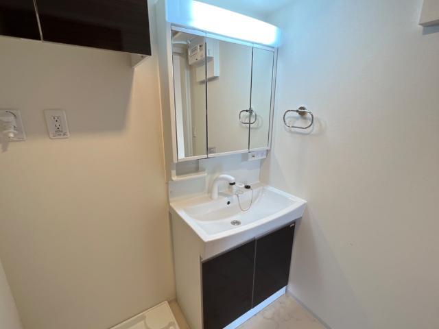 洗面設備　洗髪洗面化粧台