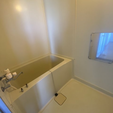 バス・シャワールーム　お風呂で日々の疲れを落としましょう