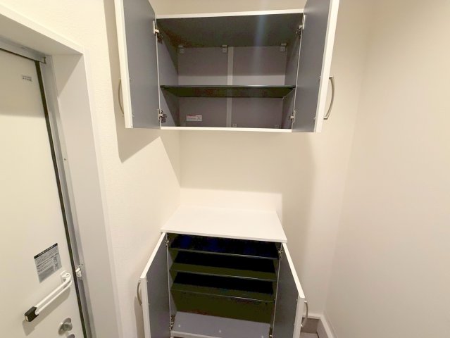 収納　大きいシューズボックスは靴がいっぱい入れれますね。