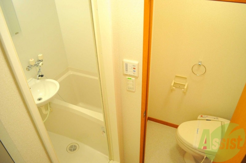 その他　トイレとお風呂もわかれてます