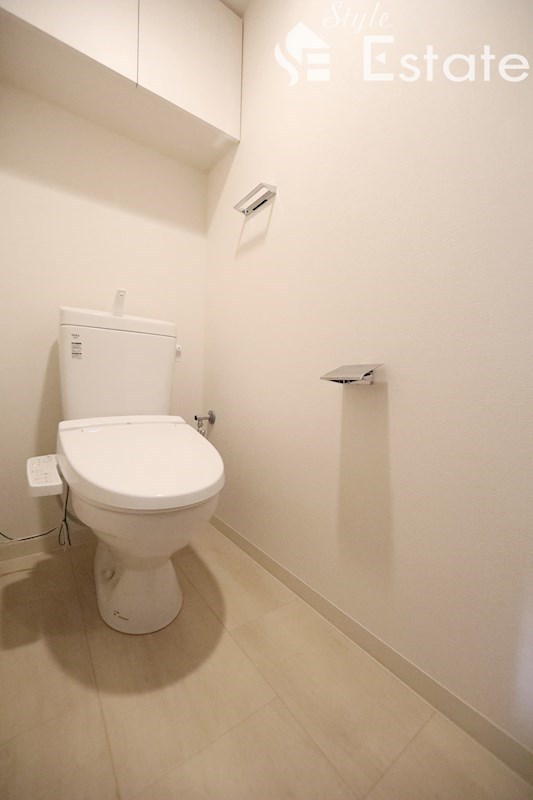 トイレ　温水洗浄便座