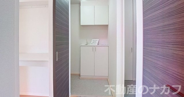 玄関　※同タイプの部屋写真です