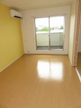 居室・リビング　室内