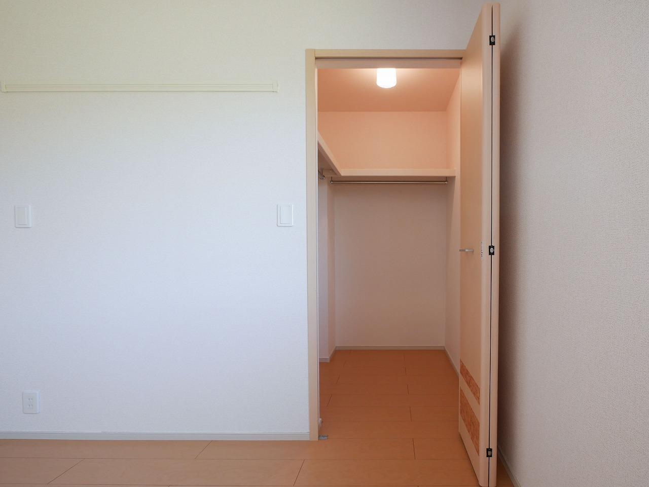 収納　ウォークインクローゼットでばっちり収納