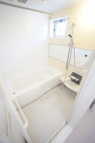 バス・シャワールーム　※同物件・同タイプの写真です。