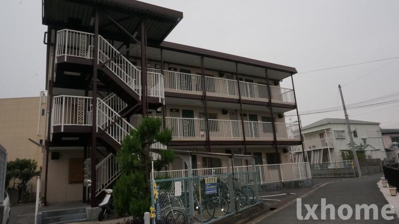 エントランス　ゆとりのあるエントランスです