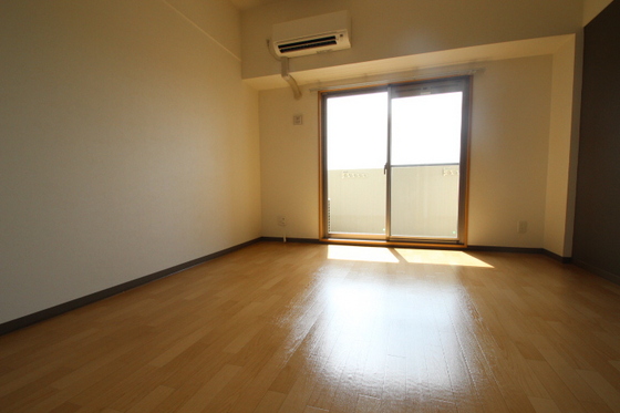 居室・リビング　※別部屋の写真です