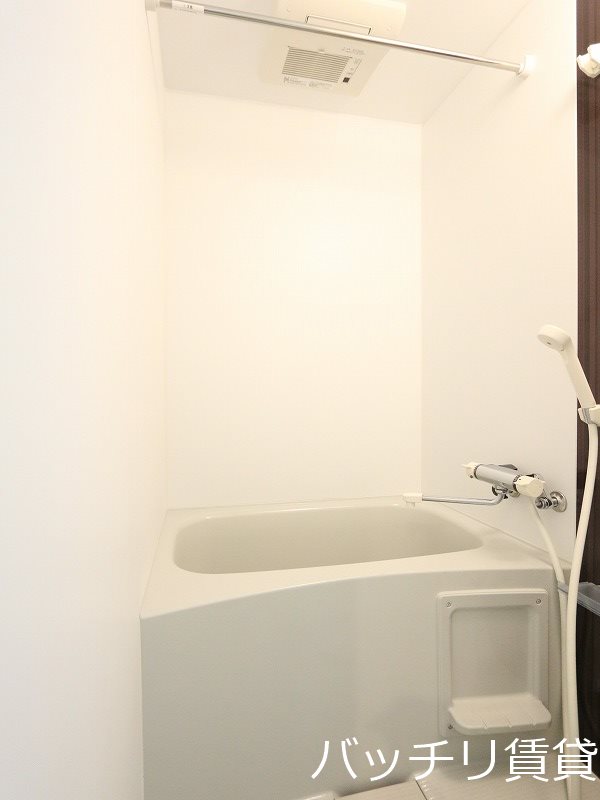 バス・シャワールーム　画像は別号室の為、現状優先となります。