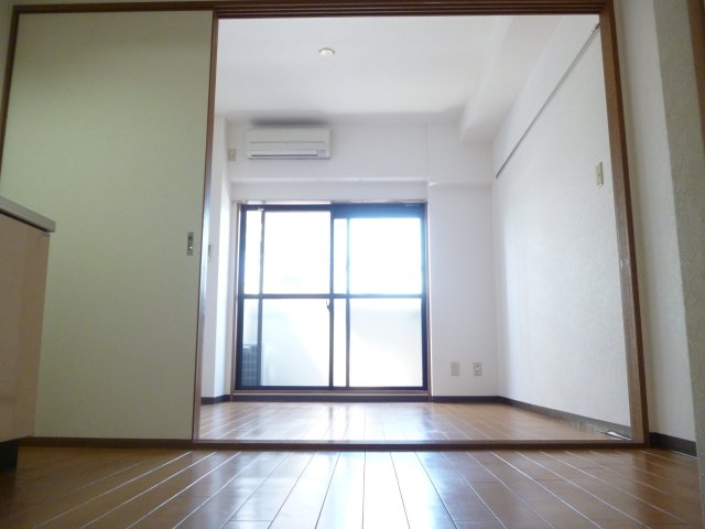 居室・リビング　居間です