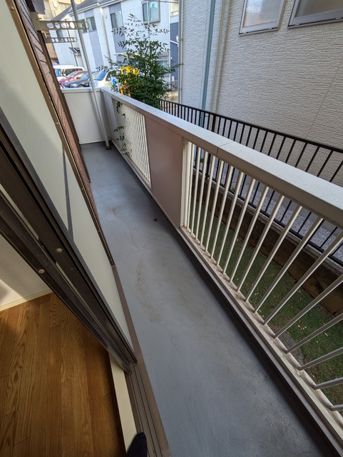 バルコニー　バルコニーが２カ所あり広々使えます