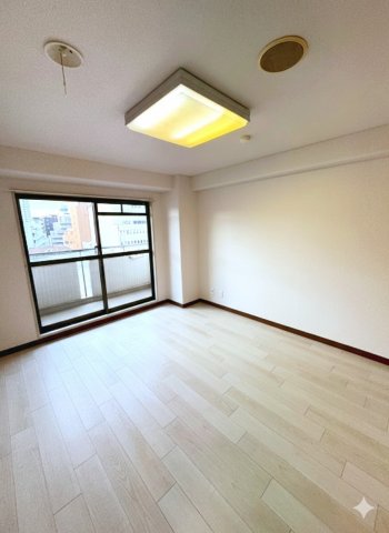 居室・リビング　8階で明るい居室