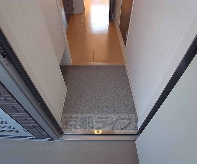 玄関　広々とした玄関です。