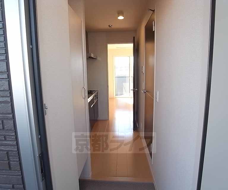 その他部屋・スペース　玄関からの廊下です。