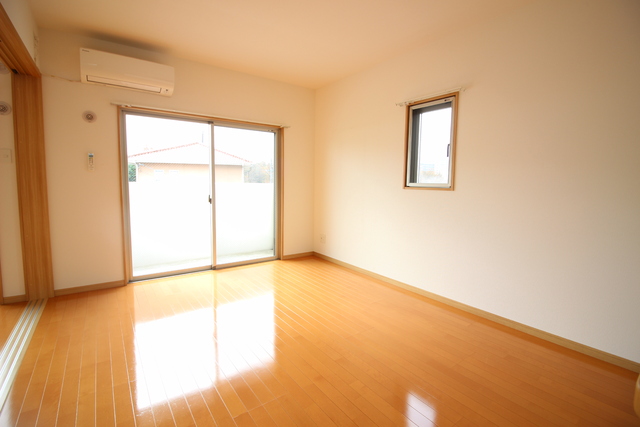 居室・リビング　１２．８帖のＬＤＫになります。