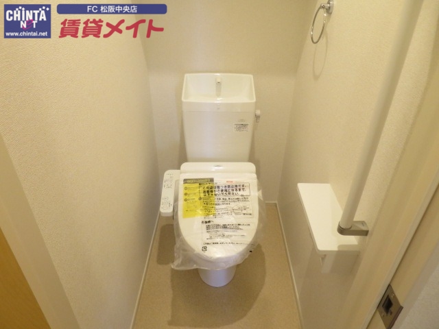 トイレ　同型反転タイプのお写真です