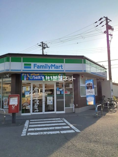 コンビニ　ファミリーマート 泉佐野日根野店（コンビニ）まで1004m