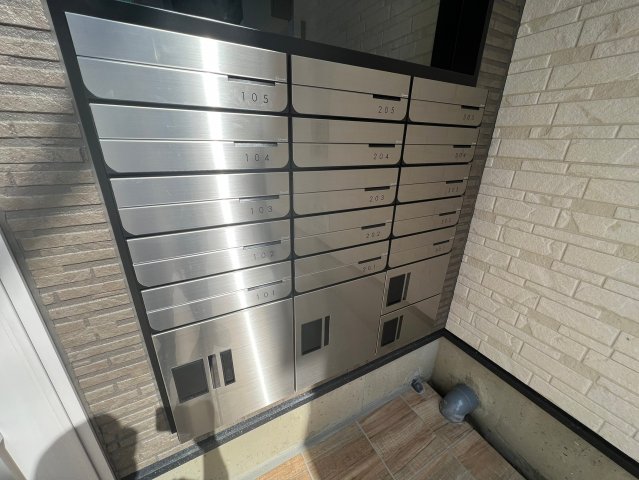 エントランス　落ち着いたエントランスです