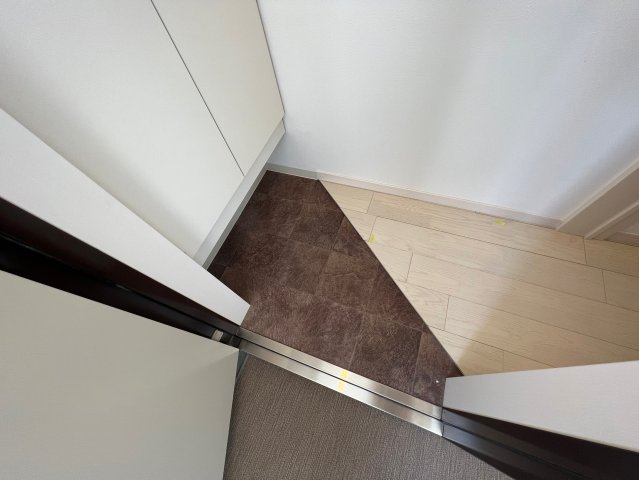 玄関　落ち着いたおしゃれな玄関です。