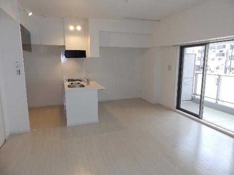 居室・リビング　室内