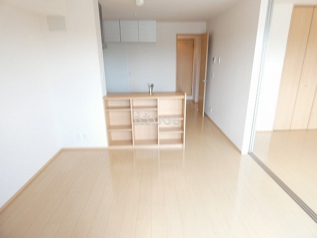 居室・リビング　洗練された清潔感漂う清楚な仕上がり