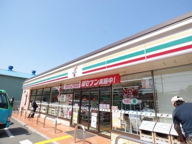 コンビニ　セブンイレブン（コンビニ）まで500m
