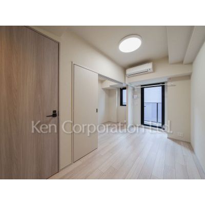 居室・リビング　同タイプ4階のお部屋を撮影。仕様が異なることがあります。