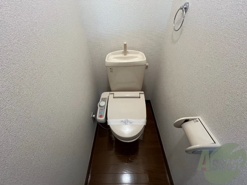 トイレ　トイレを撮影しました。温水洗浄暖房便座付きとなります。