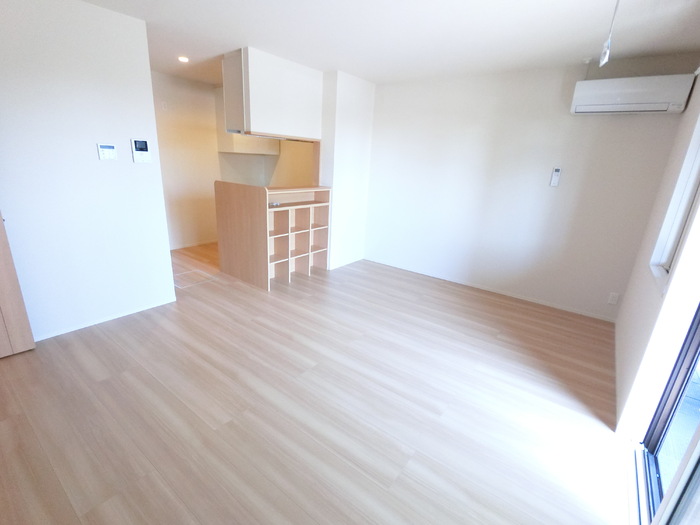 居室・リビング　※反転同タイプ・現況優先