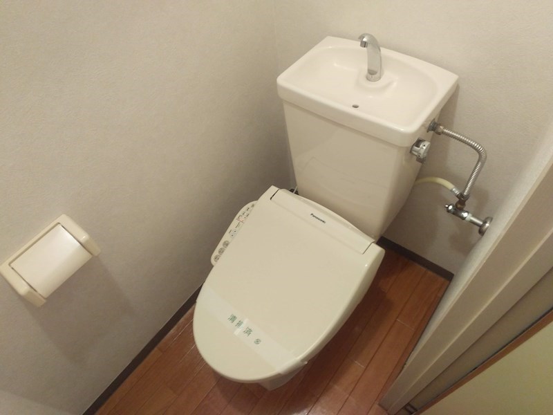 トイレ　温水洗浄便座