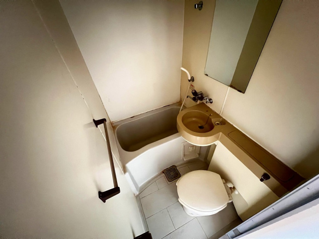 バス・シャワールーム　同物件別号室のものです。