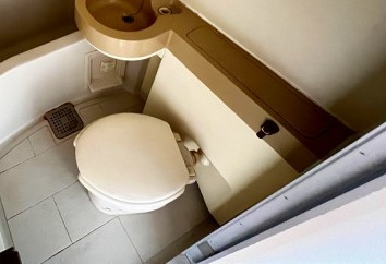 トイレ　同物件別号室のものです。