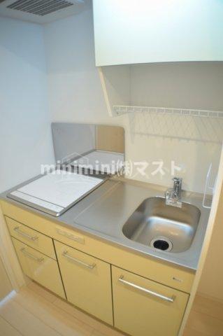 キッチン　お部屋によってカラーが異なります。