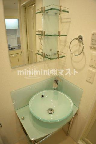 洗面設備　お部屋によってカラーが異なります。