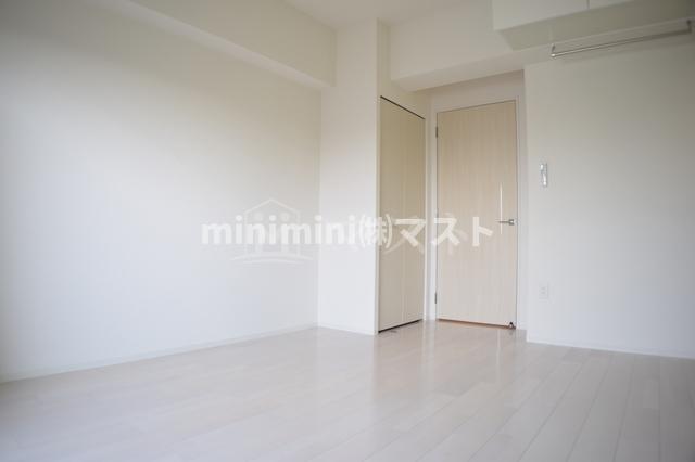 居室・リビング　お部屋によってクロスカラーが異なります。